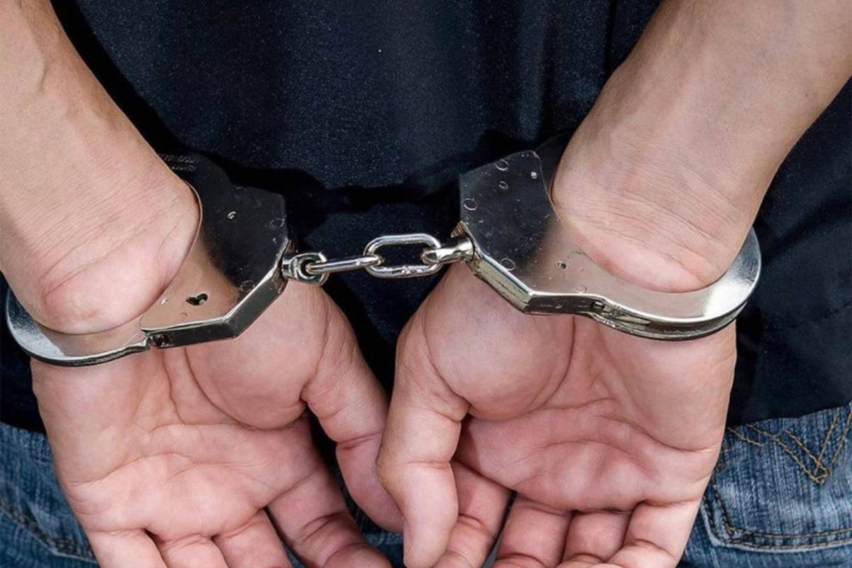 Arrest (1)